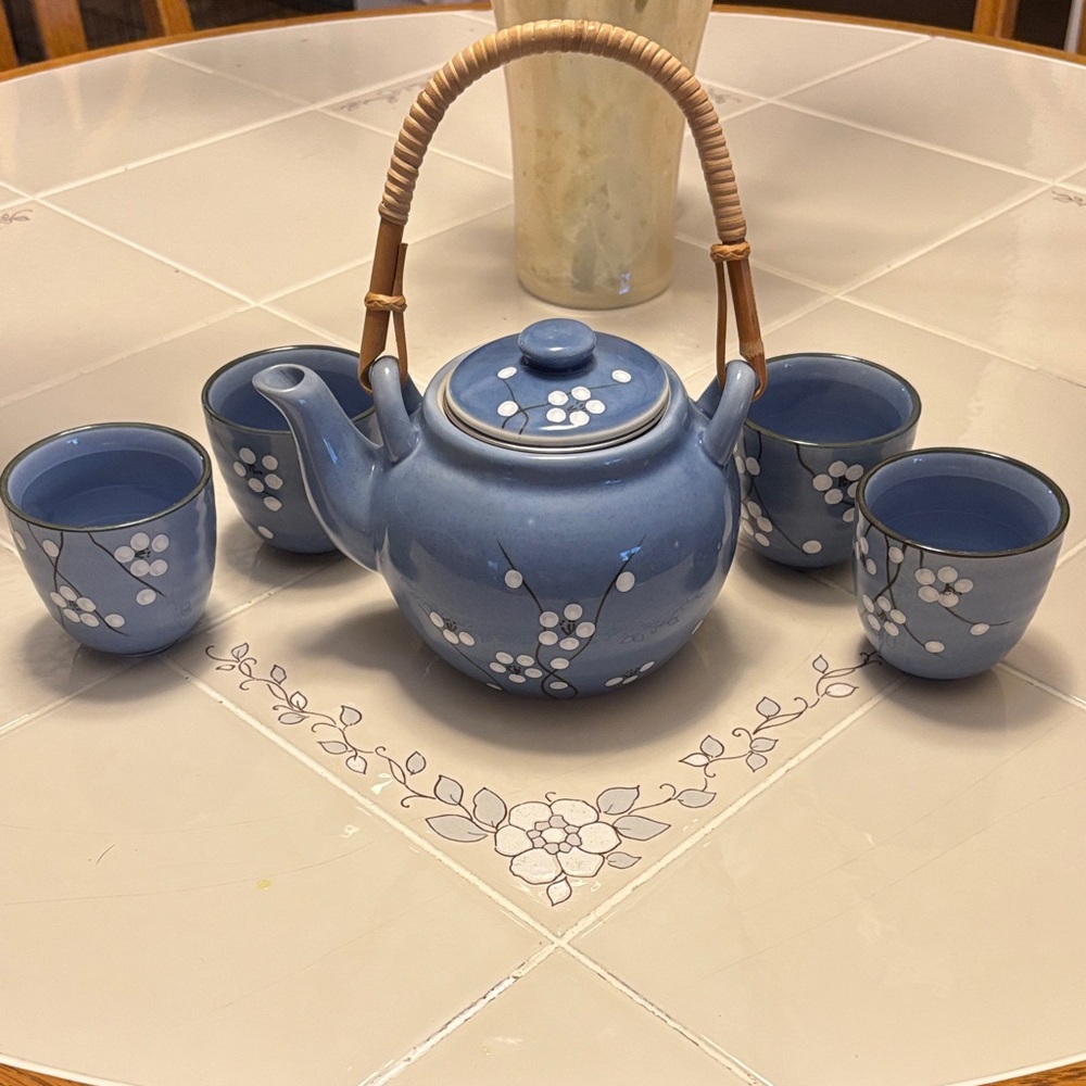 Blue Floral Teapot Set with Cups